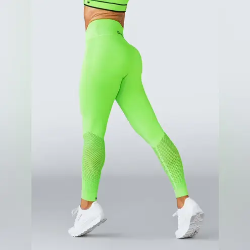 SheFit Neon Green Seamless 7/8 Leggings Size Small