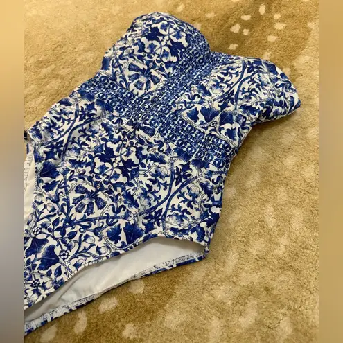 Antonio Melani  blue and white geometric pattern one piece swimsuit size 6