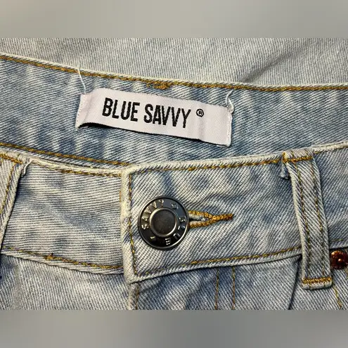 Blue Savvy distressed jeans! Size 11/30 women’s