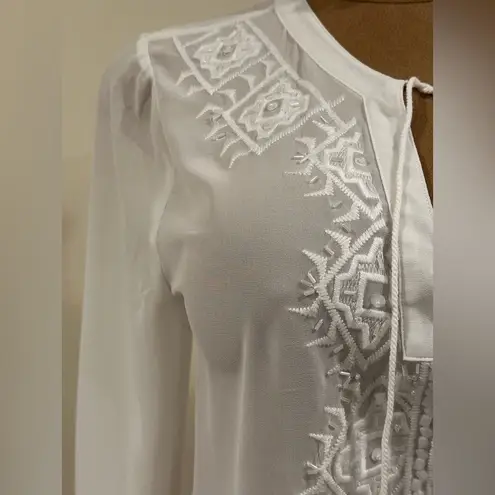 Marled Reunited Clothing White Sheer Embroidered Snow Flake Tie V Neck Sz L. Size L