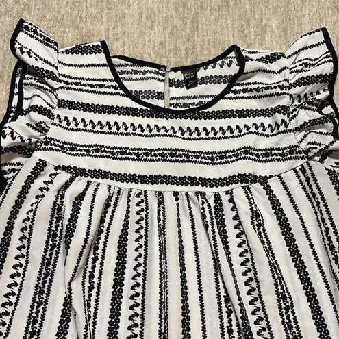 3X black and white flowy top ruffle short sleeves keyhole neck