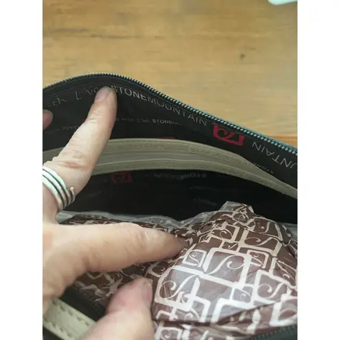 Stone Mountain Suffolk Genuine Leather Crossbody Bag