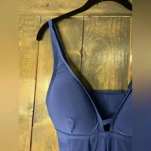 NWT Blue Tanki Swim Top Built in Bra Size 8 B50