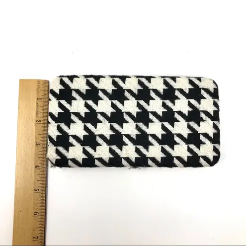 Hounds tooth hard case wallet