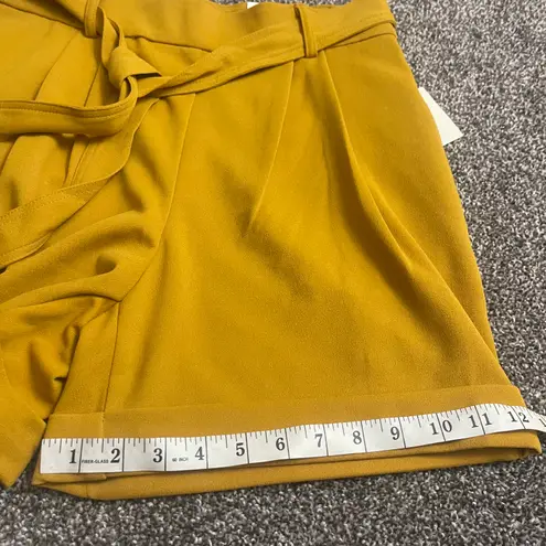 Anne Klein Nwt  Marigold Belt Dress Shorts Size Small