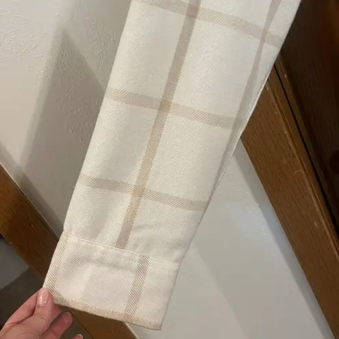 Serra Women’s Cream Colored Button Down Plaid Shacket Size Large