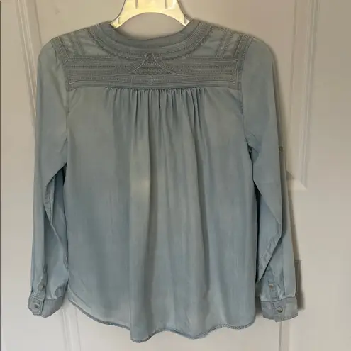 Holding Horses Anthropologie  Chambray Top Small