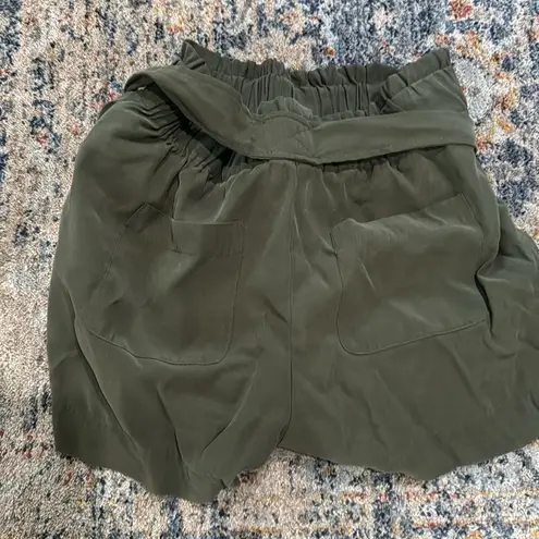BCBGMAXAZRIA Bcbg Paperback High‎ Waisted Shorts Women’s Shorts Size S olive green