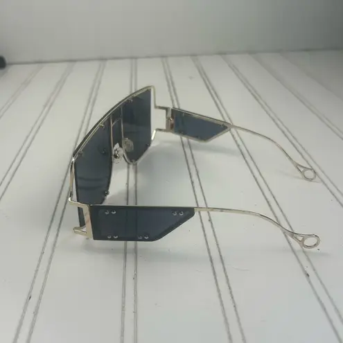 Oversized Shield Sunglasses w Gold Wire Arms Womenโs Black Fashion Shades