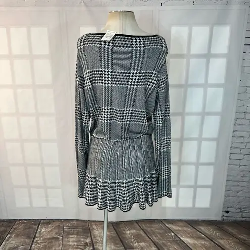 Ashley Stewart nwt Cutout Houndstooth Peplum Sweater size 18 20