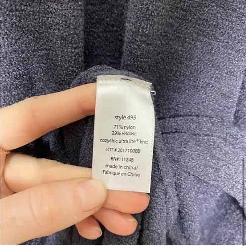 Barefoot Dreams  495 Ultra Light Slouchy Pullover in Dark grey spa blue thumbnail 6