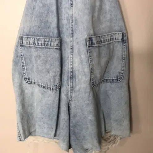 Gap  Distressed Denim Shortalls with Washwell overalls size medium