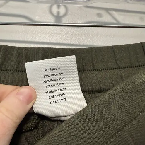 Varley The Slim Pant 25 Doublesoft Fabric in Olive Night Green Size XS