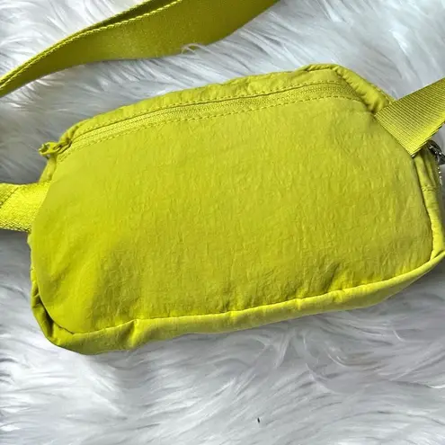  ATHLETICA | Lululemon Everywhere Belt Bag Yellow Serpentine | 1L