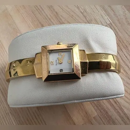 Bulova Gold Tone Vintage Ladies Watch Rare Quartz 97T47