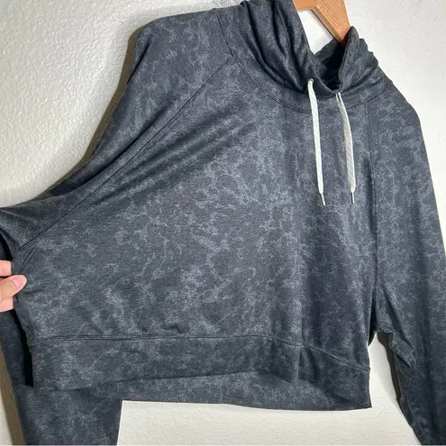 Vuori Halo Crop Funnel Neck grey large