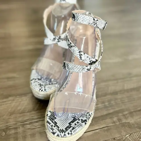 Vicki Vicki Women’s Strappy Snakeskin Pattern Wedges Size 9.5