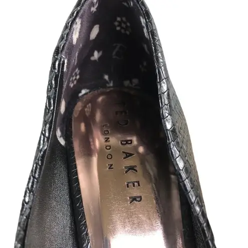 TED BAKER LONDON Pump Women Sz 8 Embossed Pointed Toe Black Party Business Retro