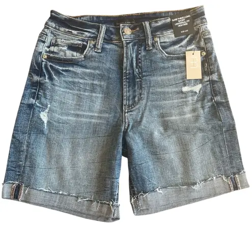 Silver Jeans NWT! Sure Thing Long Short High Rise Universal Fit Size W25 L6.5