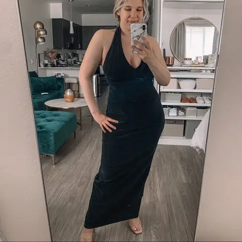 Tadashi Shoji T by Tadashi Black Halter V Neck Drop Waist Split Hem Formal Evening Gown Size M