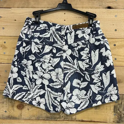 Bill Blass COPY -  Vintage 90s White Tropical Hawaiian Floral Denim Shorts Women…