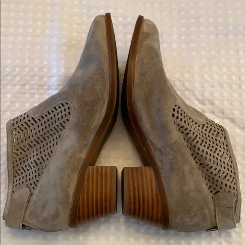 via spiga 💝HP!💝 NWOT! CHRISSY Bootie Gray Suede