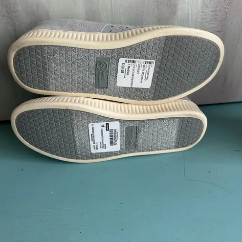 White Mountain NWT Mary Jane Sneakers Double Round Toe Size 7 Suede NEW