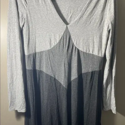 Chetta B  Sherrie bloom Peter noviello color block dress sz 6 gray v neck