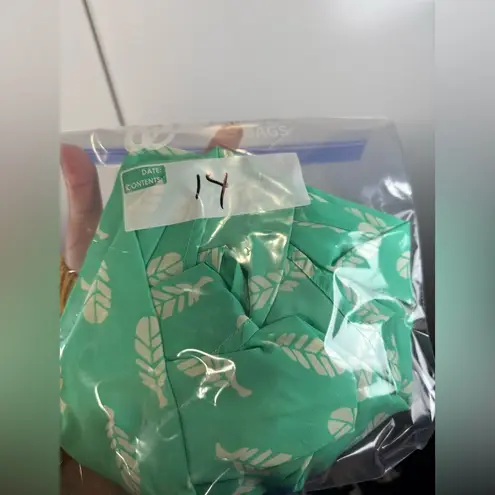 Pixley Womens Top M Medium Feather Print 3/4 Sleeve Blouse Shirt Green