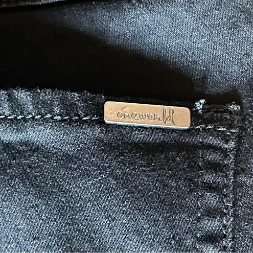 One World Women’s Black Denim Capri Pants With Stretch, Size 4 EUC