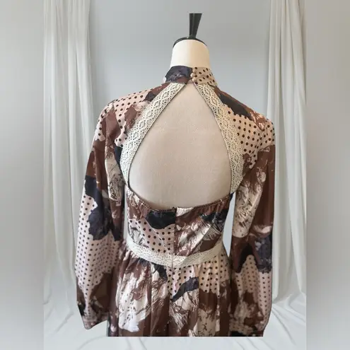 SHEIN X Cream Gown with Mock Neck Size L