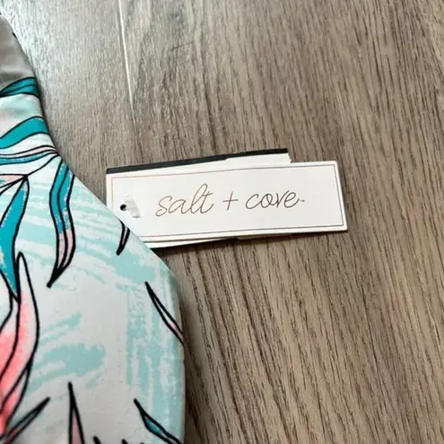 Salt + Cove Women's Turquoise Printed Deep V Neck Tie Halter Tankini Size M NWT Blue Size M