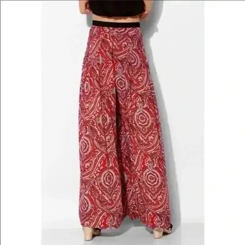 Staring At Stars UO Staring At Stars Women’s Lightweight Red Paisley Wide Leg Boho Pants Size 2