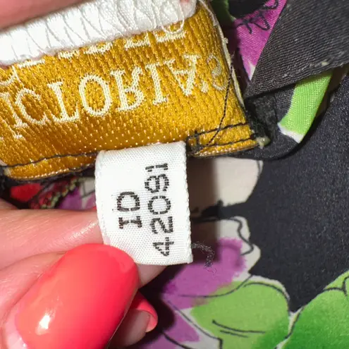 Victoria's Secret Vintage  Gold Label black Floral Lace Trim Chemise‎ Slip size M