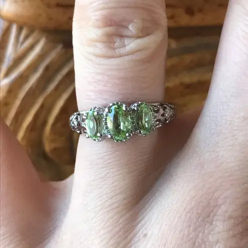 Natural Arizona Peridot Sterling Silver Ring Size 6 Green
