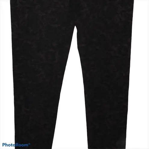 Matty M Plum Paisley Print Leggings Small EUC Stretchy Activewear Yoga Pants Black