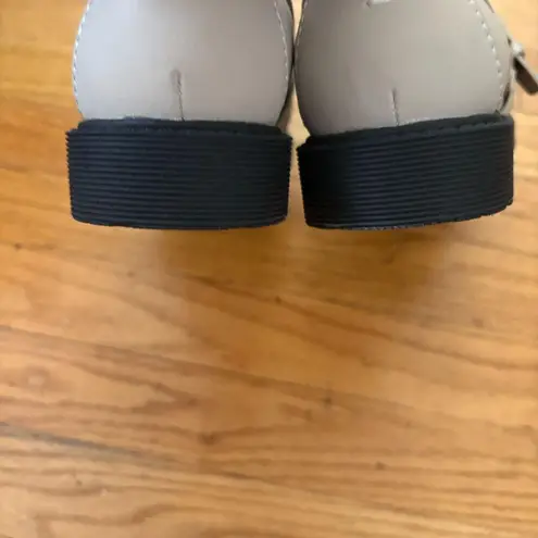 Zodiac Beige Loafers Size 9