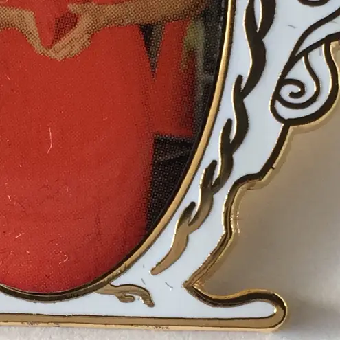 2008 MBI Diana Wearing Red Dress Pin