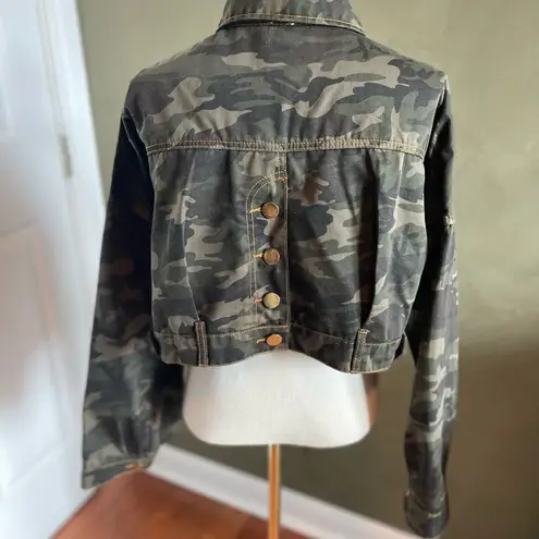 Essue studded cropped camo jacket Size S