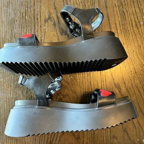 Lamoda Black Red Hearts Hopeful Chunky Platform Sandals Size 9 NWOT Black