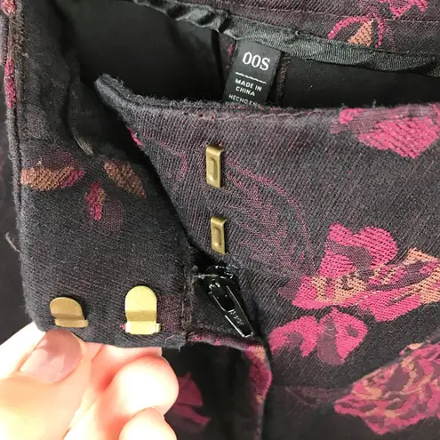 White House | Black Market  WHBM Rose-Print Jacquard Slim Ankle Pants Size OO Short