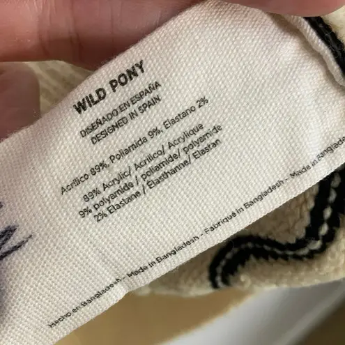 Wild Pony sweater size small Black