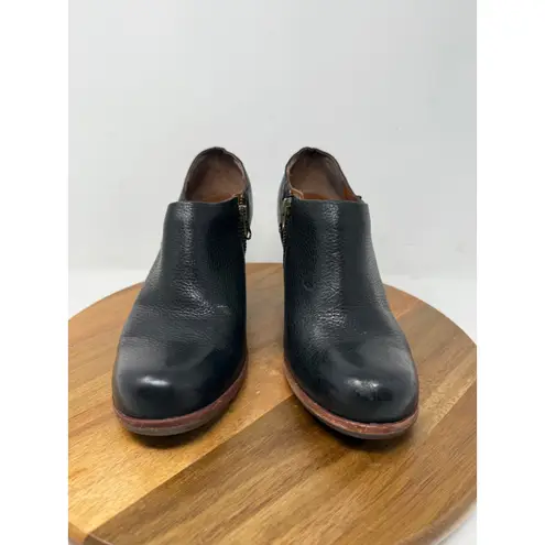 Kork-Ease Black Leather Wedge Ankle Booties Side Zip Women's Size 7M