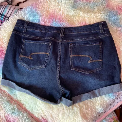 Time & Tru  Dark Wash Cuffed Denim Shorts Size 14