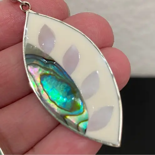 Vintage Alpaca Mexico Handcrafted MOP Abalone Inlay Mexican Silver Earrings 7g Green