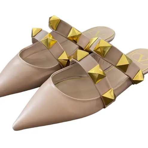 Valentino Garavani Valentino Beige Leather Rockstud-embellishment pointed-toe mules size 7.5 NEW!