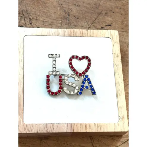 "I Love USA" Crystal Rhinestone Patriotic Brooch Pin Red