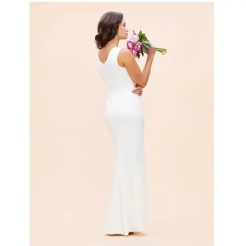 Dress the Population Sandra Plunge Crepe Trumpet Gown in Off White Size Medium