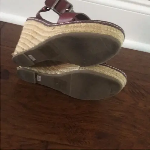 American Eagle  leather wedges size 9