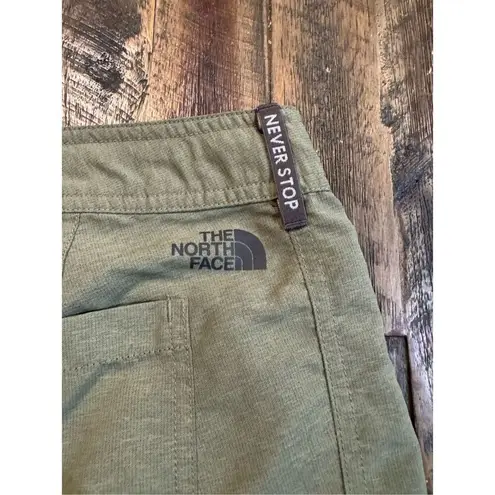 The North Face  womens green outdoor hiking shorts size 6 green